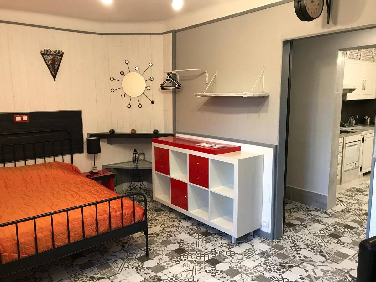 Appartement entier, Apartment - Ground Floor in Donzère, Région de nyons