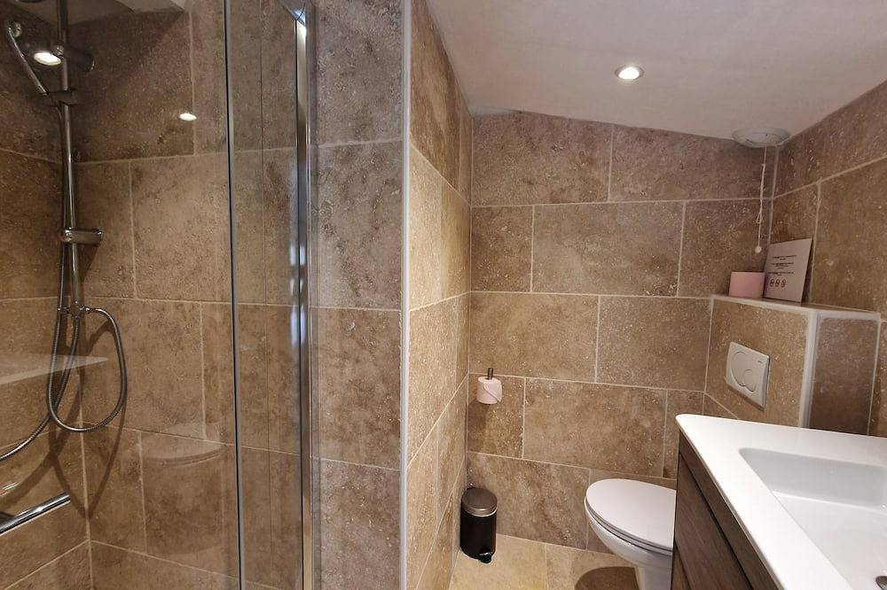 Appartement entier, Romantische Vakantiewoning Saint Martin 1 met Groot Privéterras, Gedeeld Zwembad in Le Plan-de-la-Tour, Région de Draguignan