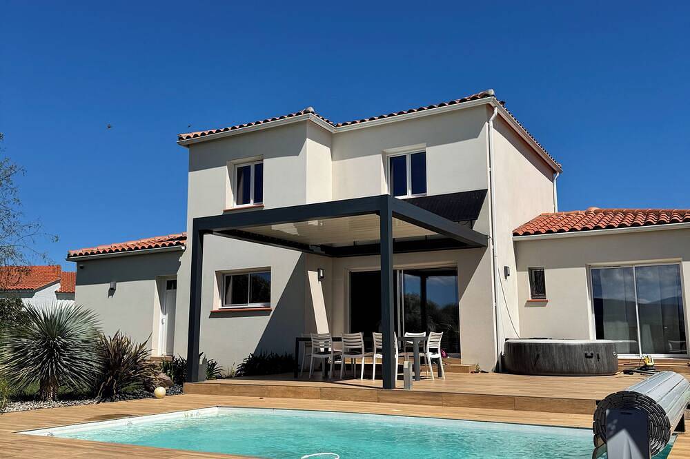 Villa design avec clim, spa, piscine & vue 4* in Estagel, Côte méditerranéenne (France)