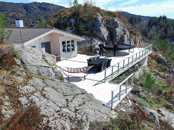 Feriehus for 12 personer, Jacuzzi og Terrasse i tillegg til Barnebasseng og Sauna i Hordaland