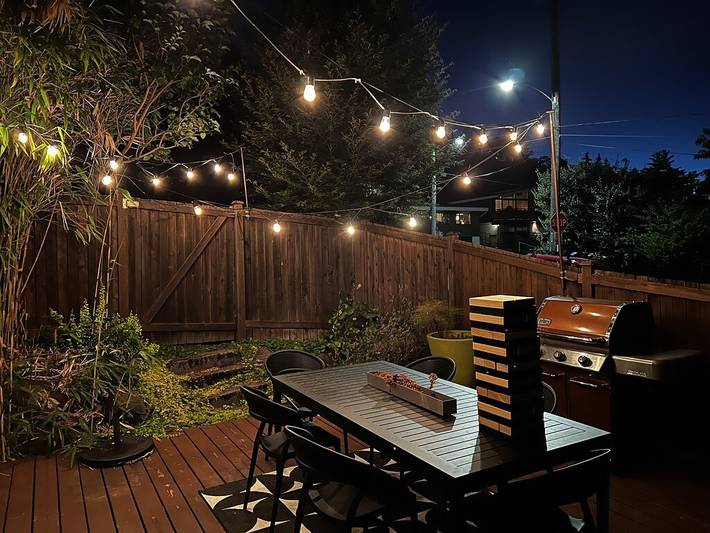 Vacation house for 8 people, with yard and hot tub in Seattle