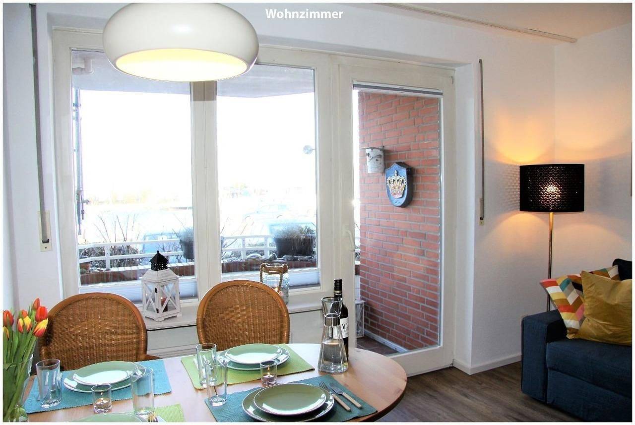 Ganze Wohnung, Hafenblick Orth: Modernes Apartment mit gutem Meerblick, Balkon und Fitnessraum in Westfehmarn, Fehmarn