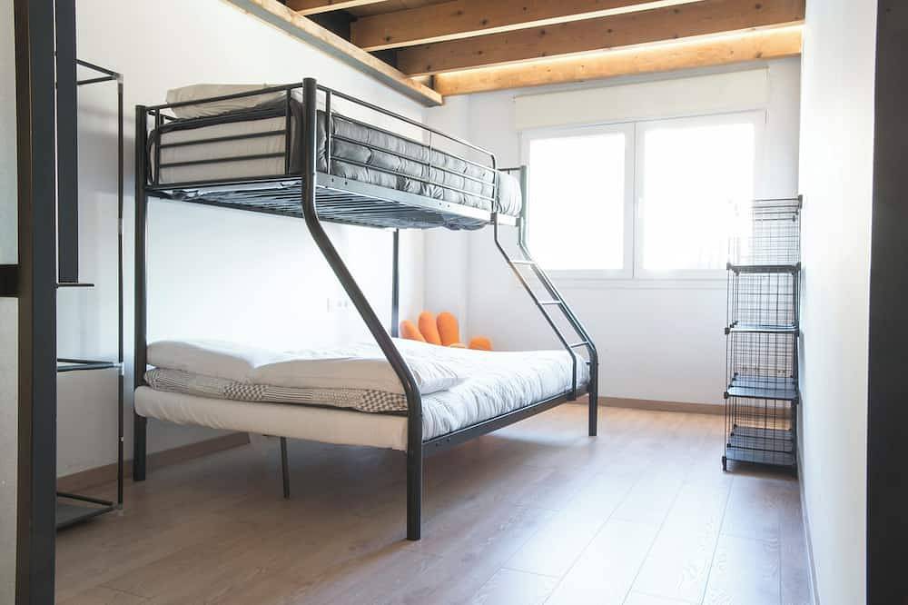 Entire apartment, Manresa industrial home in Manresa, Pla de Bages DO