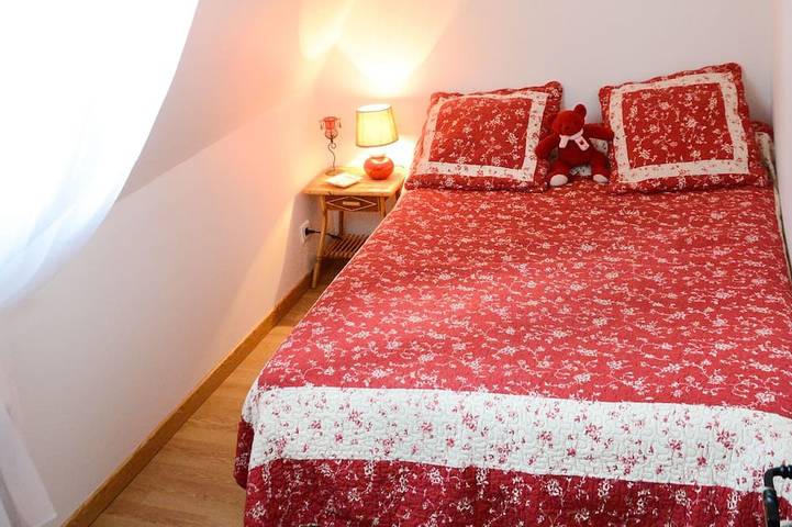 Gîte pour 8 personnes, avec jardin dans le Cantal - 4