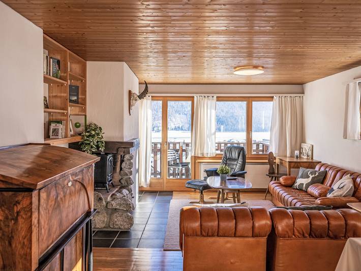 Ferienwohnung für 4 Personen, mit Ausblick und Garten sowie Balkon in Samedan