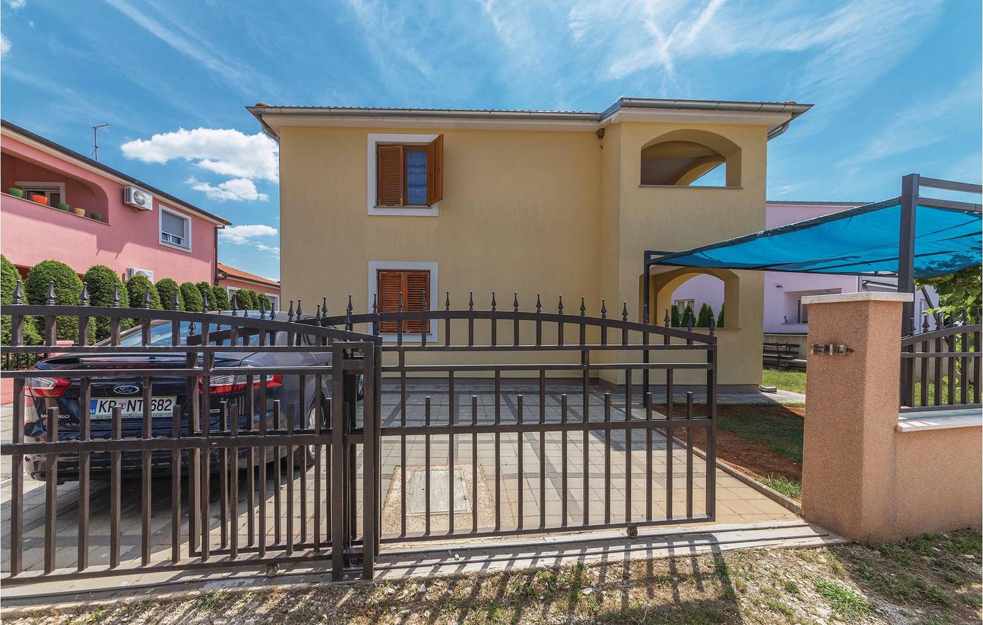 Ganze Ferienwohnung, Ferienwohnung für 4 Personen mit Terrasse in Valbandon, Südküste Istrien