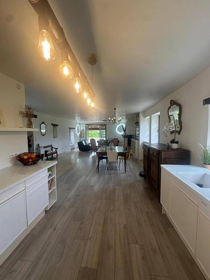 Location de vacances pour 11 personnes, avec vue ainsi que terrasse et piscine à Monteils (Gard) - 2