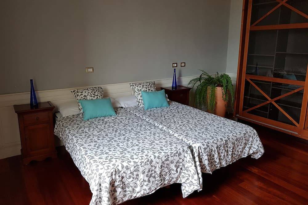 Villa by the sea. Heated pool. Minimun Booking10 pax. Maximum 22 pax. in Moya, Gran Canaria Norte