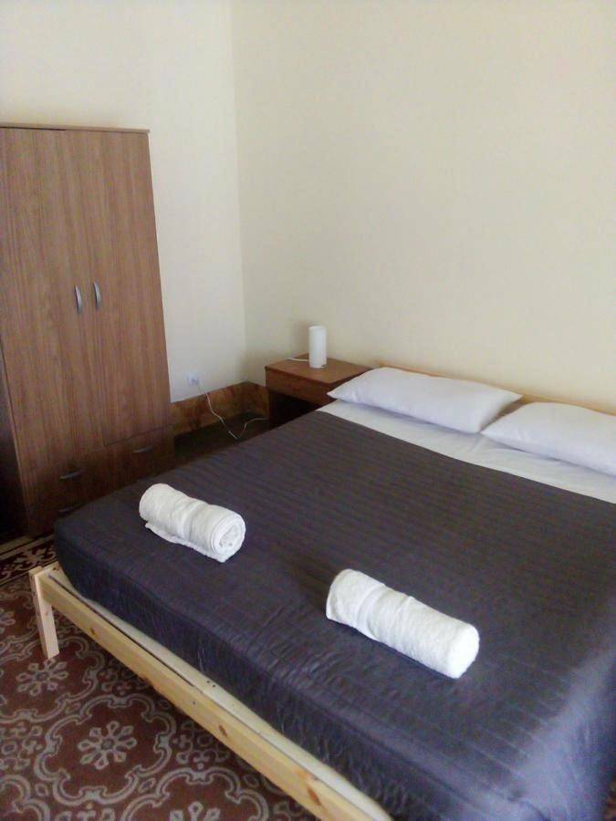 Chambre d’hôte pour 3 personnes, avec vue et balcon à Palerme - 3