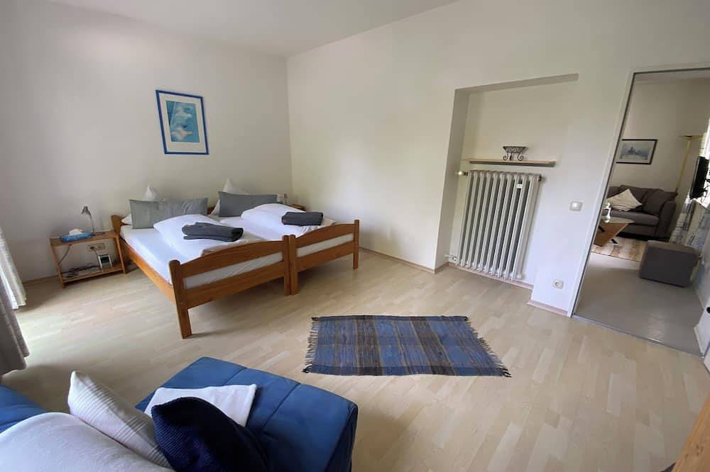 Entire apartment, Vacation apartment Am Franziskanergarten \"Apartment Benediktenwand\", with balcony in Bad Tölz, Tölzer Land