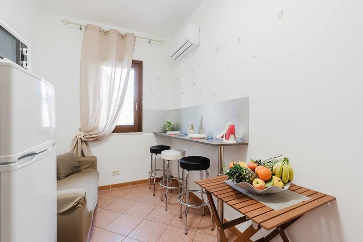 Entire apartment, Apartment 'Vita 2' with Balcony, Wi-Fi and Air Conditioning in Balestrate, Palermo Province