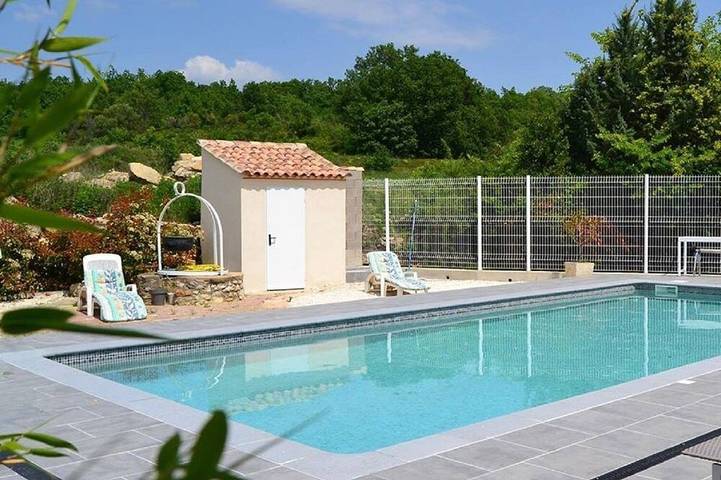 Appartement de vacances pour 3 personnes, avec Terrasse ainsi que Jardin et Piscine