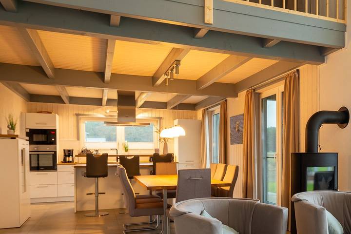 Ferienhaus für 8 Personen, mit Terrasse und Whirlpool sowie Garten und Sauna, mit Haustier in Mirow - 3