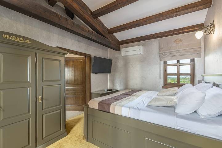 Villa pour 10 personnes, avec jacuzzi ainsi que sauna et jardin à Barat - 4