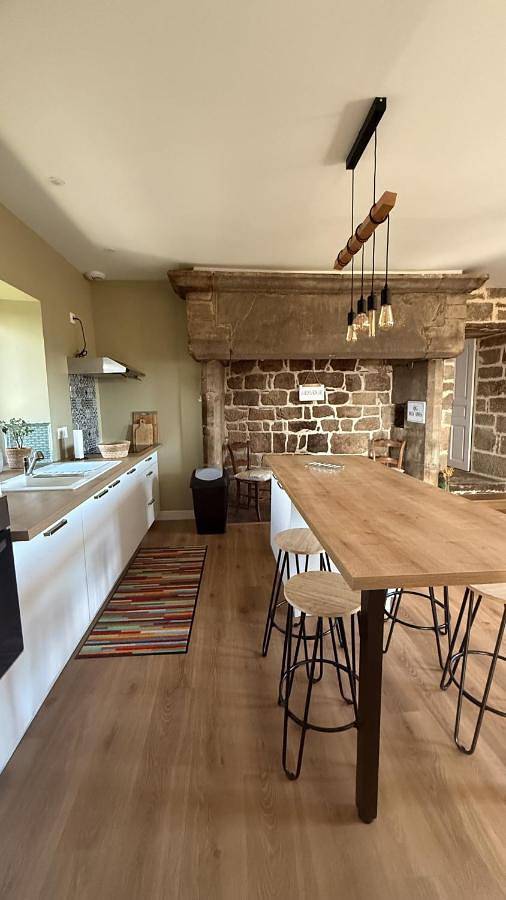 Location de vacances pour 7 personnes, avec balcon et jardin à Tudeils