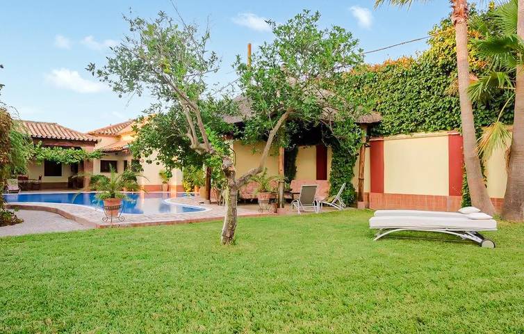 Acogedor apartamento con piscina y terraza en Écija in Écija, Provincia de Sevilla