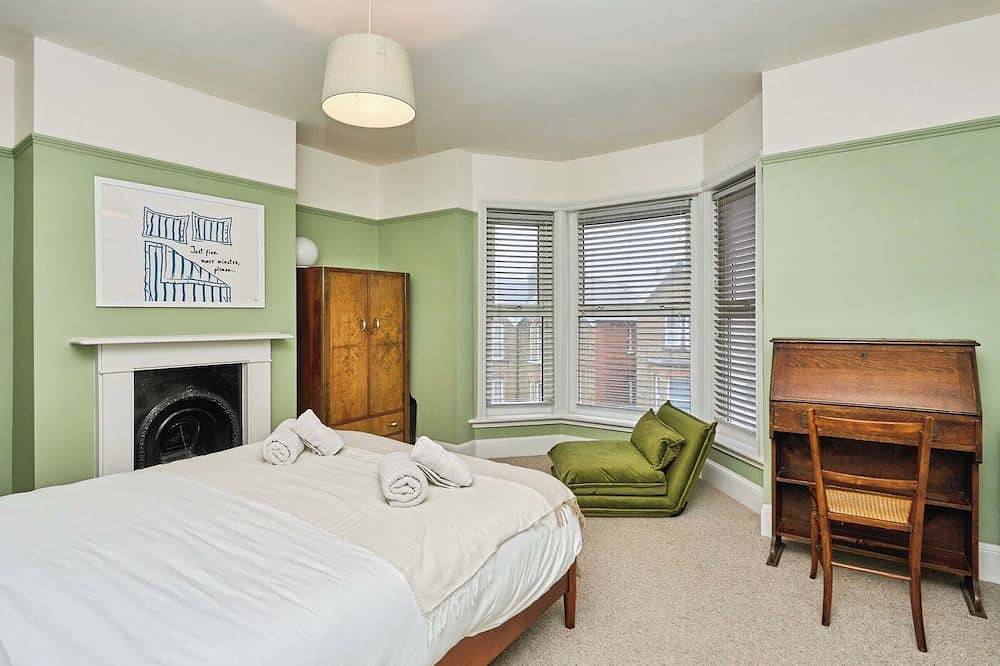 3 bedroom accommodation in Cowes in Cowes, Isle of Wight