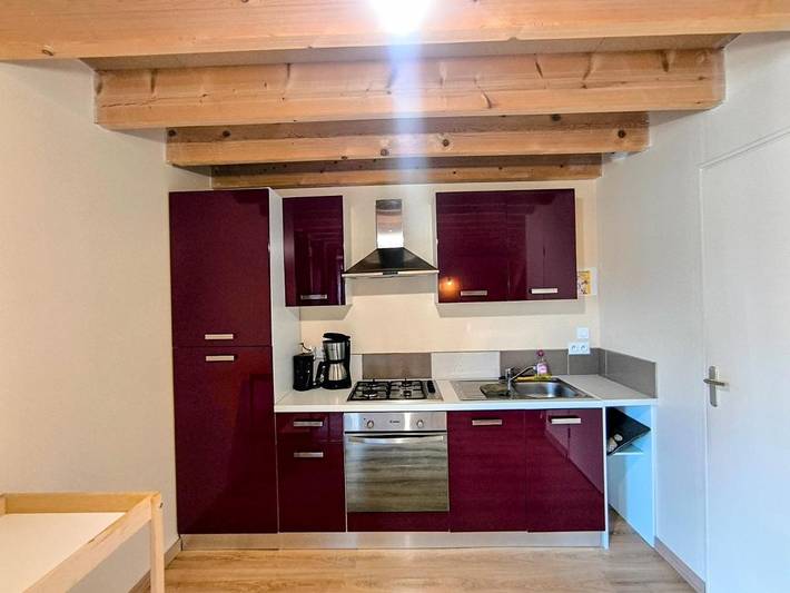 Location de vacances pour 6 personnes, avec vue ainsi que terrasse et jardin à Chambretaud - 3
