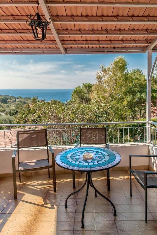 Location de vacances pour 3 personnes, avec jardin à Maratea - 2