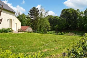 Gîte pour 6 personnes, avec jardin à Bugeat