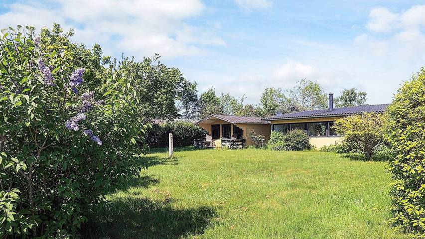 Ferieudlejning for 7 personer, med terrasse, husdyr tilladt i Bogø