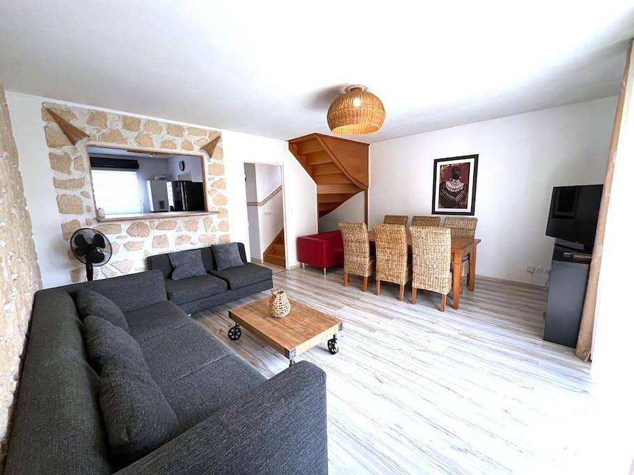 Three-Bedroom House in Vaires-sur-Marne, Seine-et-Marne