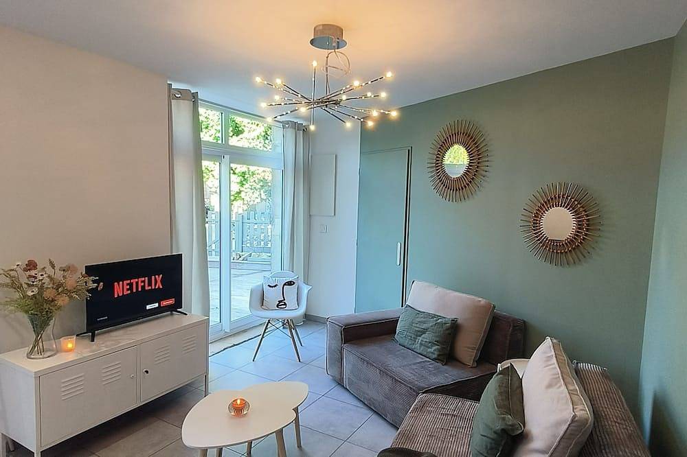 Charmante maisonnette avec extérieur et parking in Mâcon, Région de Mâcon