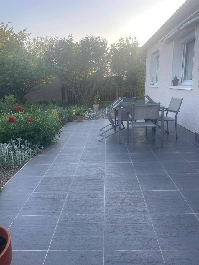 Gîte pour 2 personnes, avec jardin ainsi que terrasse et vue à Varennes-Vauzelles - 2