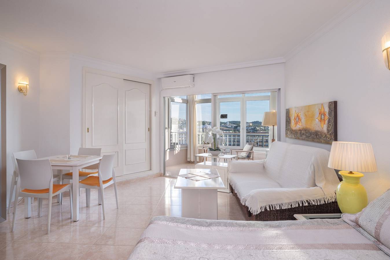 "Penthouse studio met uitzicht op zee" met zeezicht en zwembad, foto 8