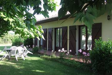 Gîte pour 4 personnes, avec jardin à Le Pian-Médoc