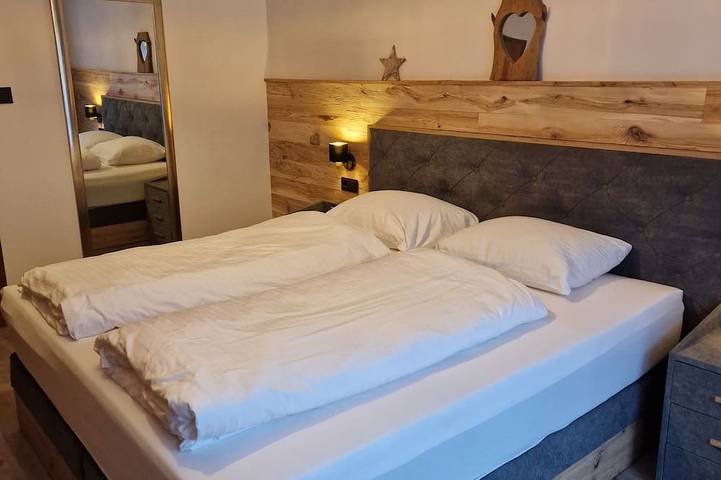 Ganze Wohnung, Gemütliche Ferienwohnung in Saalbach, modernes Badezm,  neue 2 doppel Schlafzmr in Saalbach, Saalbach-Hinterglemm