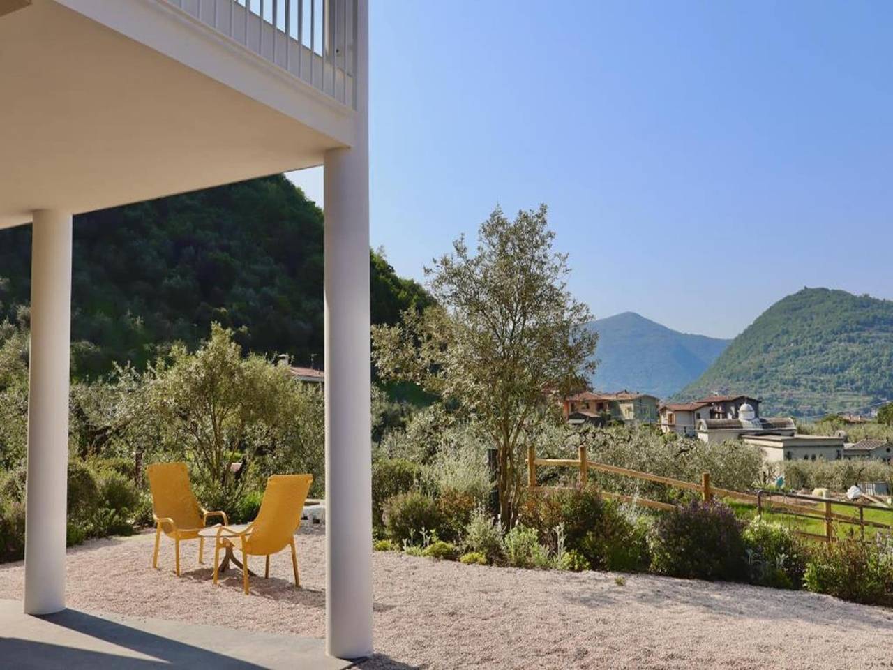 In einer klimatisierten Wohnung mit Terrasse in Marone, Gemeinde Marone