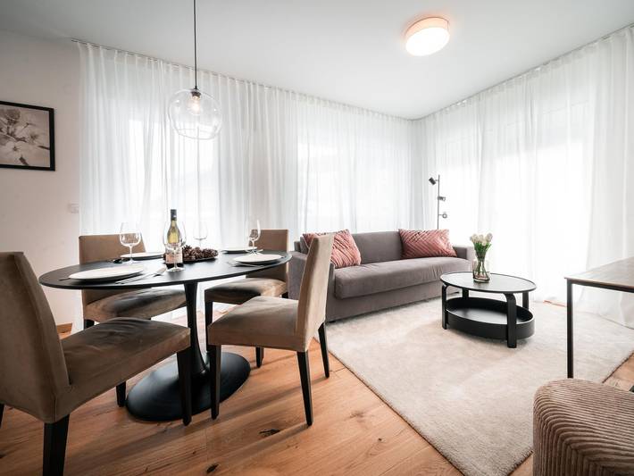 Ferienwohnung für 2 Personen, mit Balkon und Terrasse in Dachstein