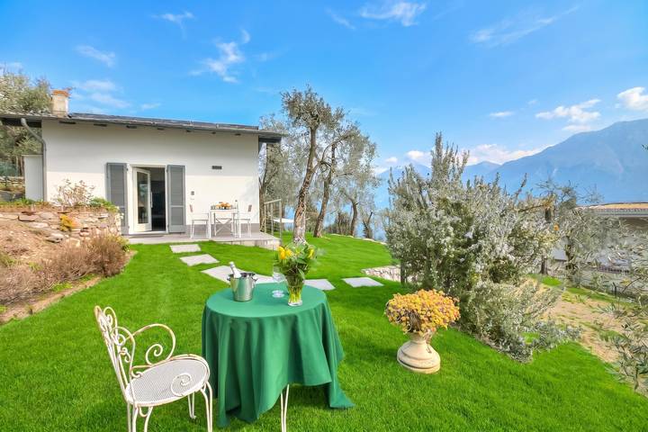 Ferienhaus für 4 Personen, mit Terrasse und Seeblick in Limone sul Garda