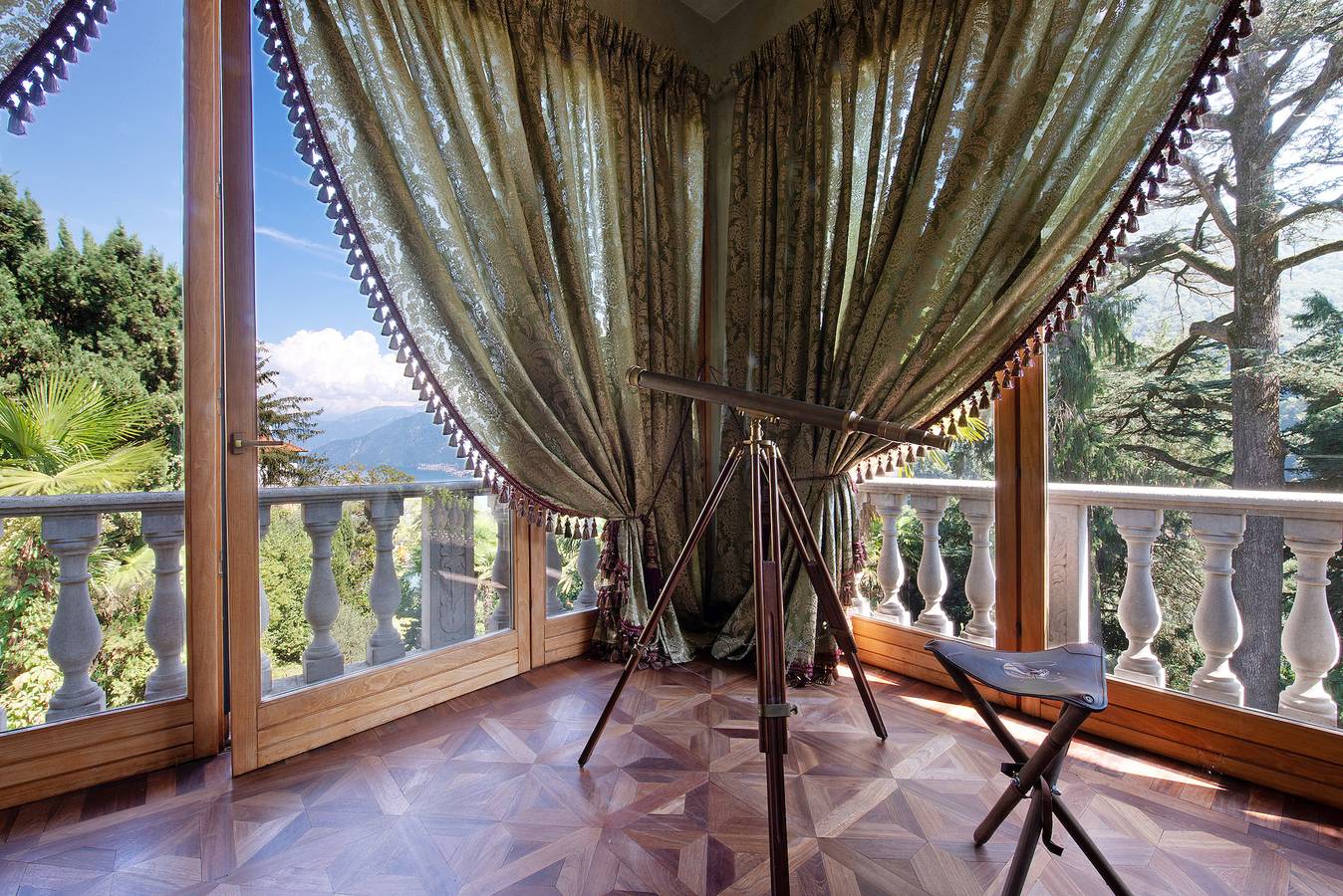 "Historic Villa Argegno Como lake", with private terrace and lake view in Dizzasco, Comune di Dizzasco