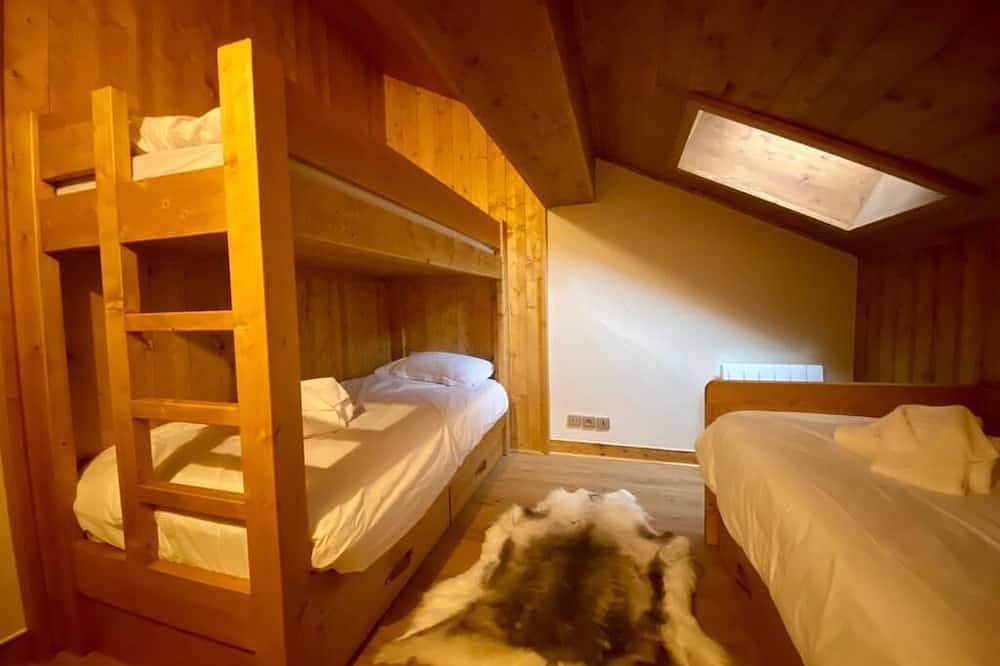Geheel appartement, Chalet Mont Blanc Arc 1950 - Ski-in Ski-out 2 bed duplex, sleeps 8 in Arc 1950, Bourg-Saint-Maurice