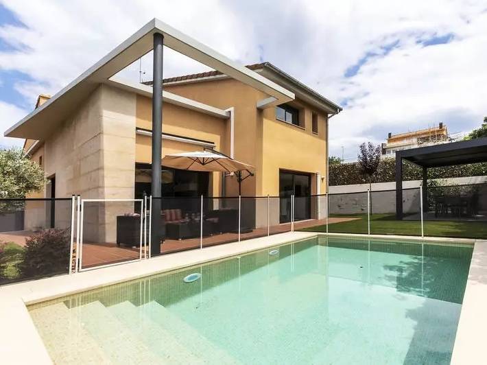 Casa rural para 7 personas, con jardín y piscina en Parc Natural de Zona Volcànica de la Garrotxa - 3