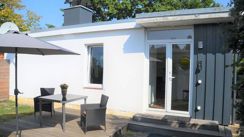 Bungalow für 2 Personen, mit Terrasse und Garten in Lensterstrand
