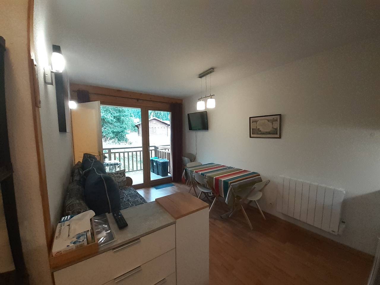 Ganze Wohnung, 2-Zi. Wohnung in Valfréjus, nahe Seilbahn, ausgestattete Küche, Balkon, Haustiere erlaubt in Valfréjus, Modane