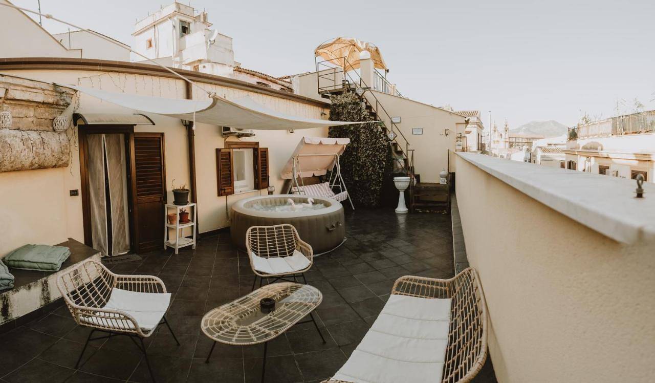 Appartamento intero, Apartment with Terrace in Palermo, Provincia di Palermo