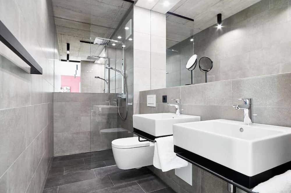 Ganze Wohnung, Livisit bergpartment 28 - Doppelbettzimmer 27 qm - mit Küchenzeile und Bad in Stuttgart, Stuttgart Region