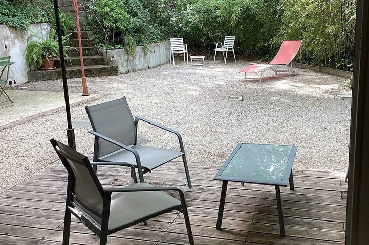 Appartement entier, Maison avec terrasse et pergola dans propriété calme et sécurisée in Cogolin, Côte méditerranéenne (France)