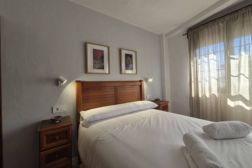 Entire apartment, 14A11 Apartment with views in Lastres in Lastres, Colunga