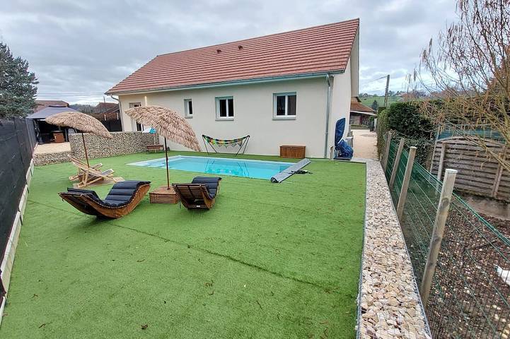 Location de vacances pour 10 personnes, avec jardin, animaux acceptés dans Granieu