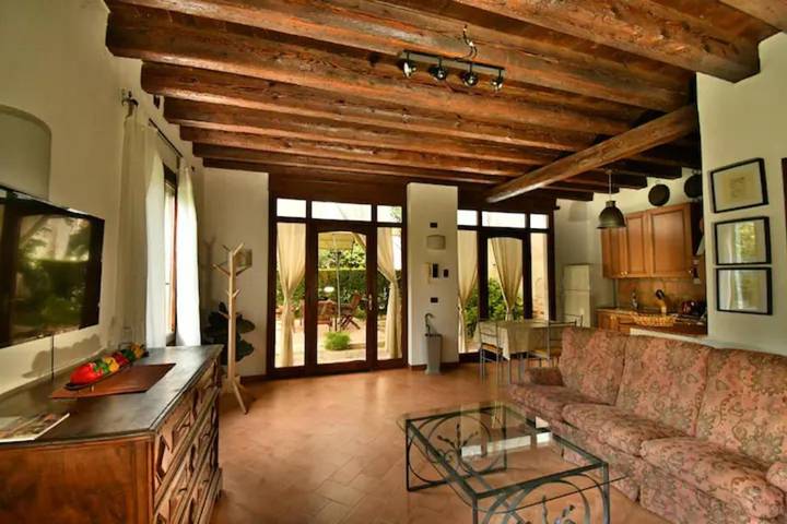 Gîte pour 4 personnes, avec vue ainsi que jardin et piscine à San Biagio di Callalta