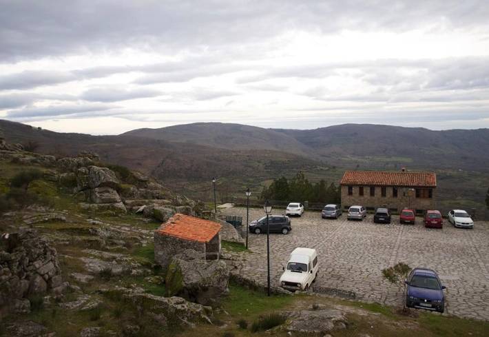 Casa rural para 6 personas, con Terraza además de Jardín y Vistas en Hoyos - 3