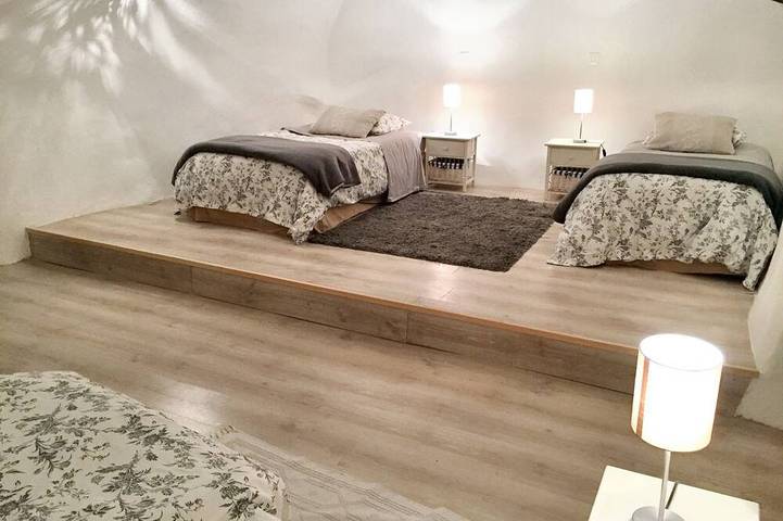 Location de vacances pour 6 personnes, avec jardin et piscine à Saint-André-de-Cruzières - 4