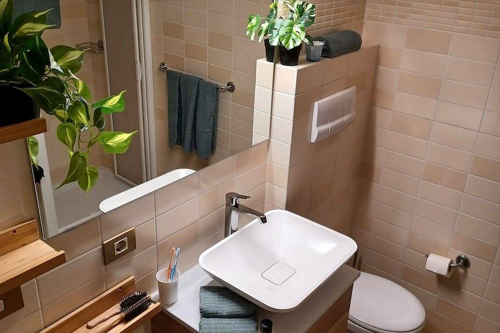 Ganze Wohnung, #206 für bis 6 Personen ab 70,-€/Nacht incl kostenl. Wlan, toller Seeblick in Gardola, Tignale