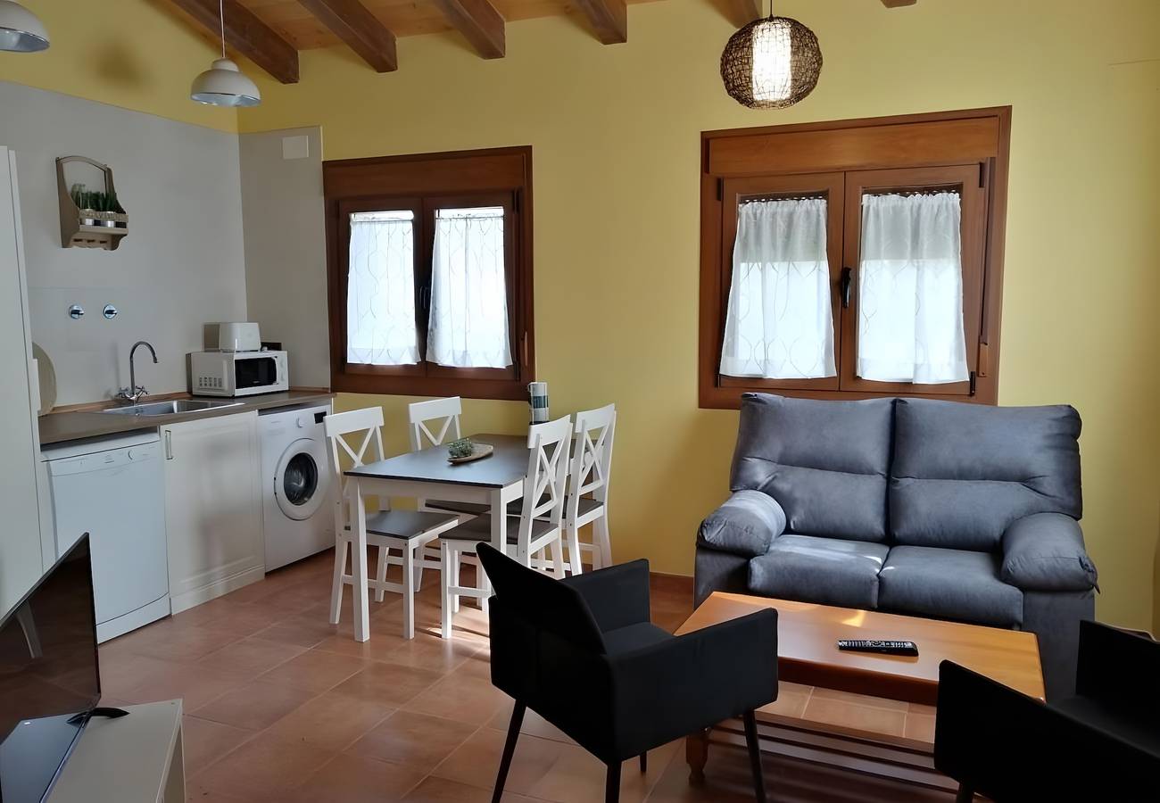 Retraite rurale à Soria avec vue sur la montagne, terrasse et nature in Sotillo del Rincón, Province de Soria
