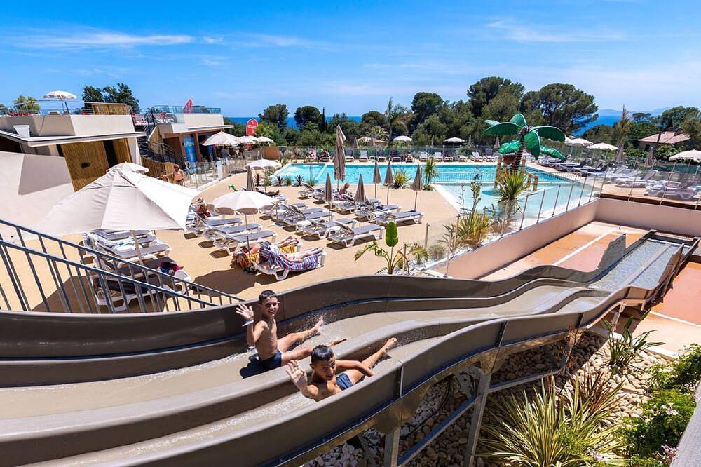 Appartement St raphael Wifi terrasse  face mer domaine l' ile d' or  4* in Saint-Raphaël, Massif de l'Esterel